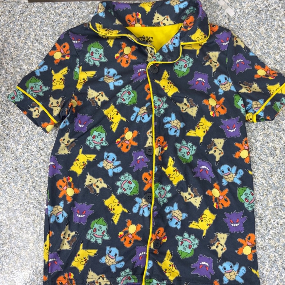 Pokemon Pajama Shirt Kids XS 4/5 Black Pikachu Gengar Sleep Top K294606